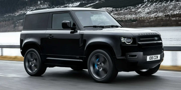 2021 Land Rover Defender 90 V8 P525