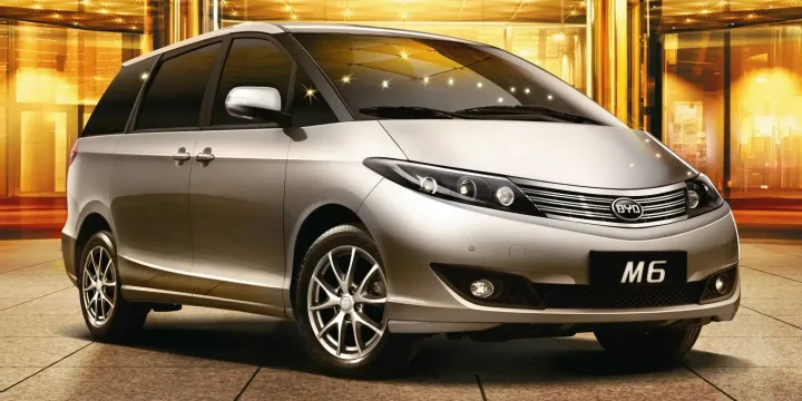 2010 BYD M6 2.4 Automatic, 4-speed