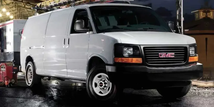 2010 GMC Savana G3500 Cargo Van Hydra-Matic, 6-speed