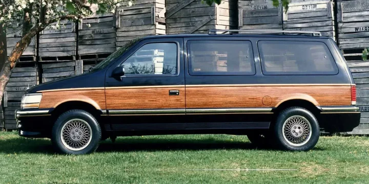1996 Chrysler Town & Country MPV 3.3 V6 Automatic