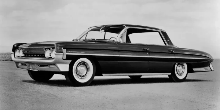 1961 Oldsmobile Super 88 Holiday Sedan