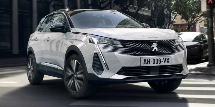 2020 Peugeot 3008 HYBRID4 300 EAT, 8-speed