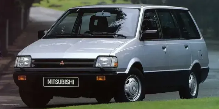 1993 Mitsubishi Space Wagon