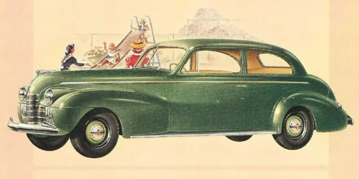 1940 Oldsmobile Series 70 Dynamic 70 2-door Touring Sedan