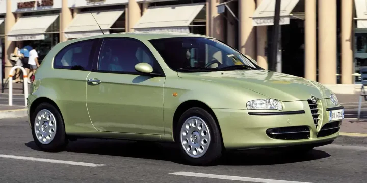 2001 Alfa Romeo 147 1.6 T.Spark 16V Manual, 5-speed