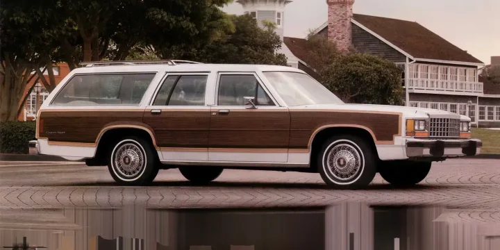 1986 Ford LTD Crown Victoria 5.0 V8 SEFI Automatic, 4-speed