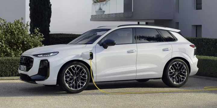 2026 Audi Q3 e-hybrid S Tronic
