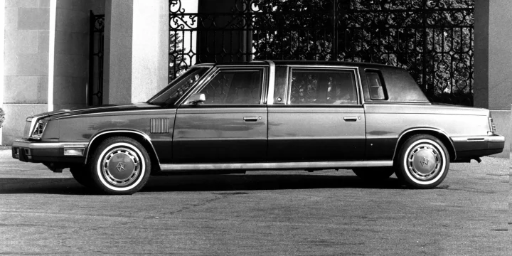 1985 Chrysler Executive 2.2 Automatic, 3-speed