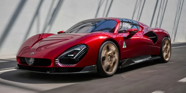2023 Alfa Romeo 33 Stradale DCT