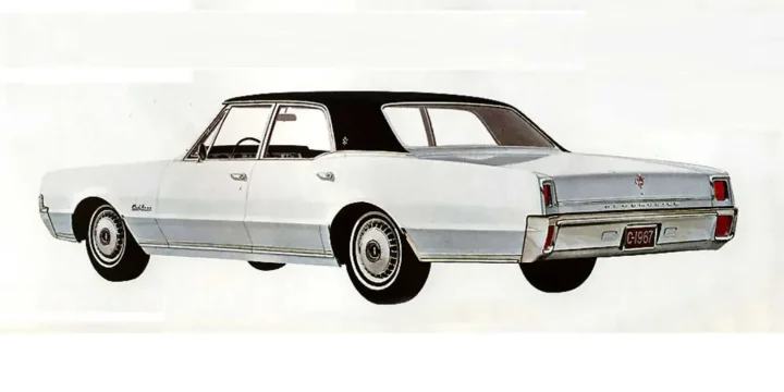 1967 Oldsmobile Cutlass Supreme Town Sedan