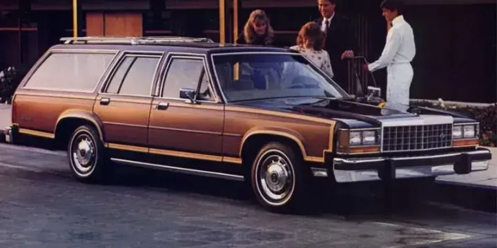 1985 Ford LTD Crown Victoria 5.0 V8 EFI Automatic, 4-speed